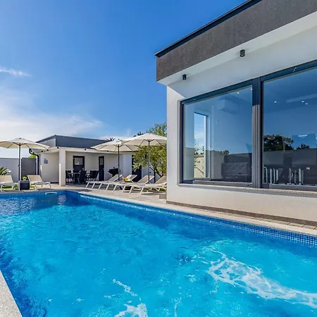 Villa Istriensonne 0739/ New-built Lucy-2 -pool With Hydromassage Medulin