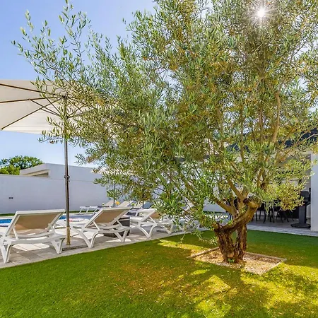 Villa Istriensonne 0739/ New-built Lucy-2 -pool With Hydromassage