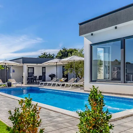 Villa Istriensonne 0739/ New-built Lucy-2 -pool With Hydromassage Medulin