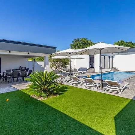 Istriensonne 0739/ New-built Lucy-2 -pool With Hydromassage Villa *